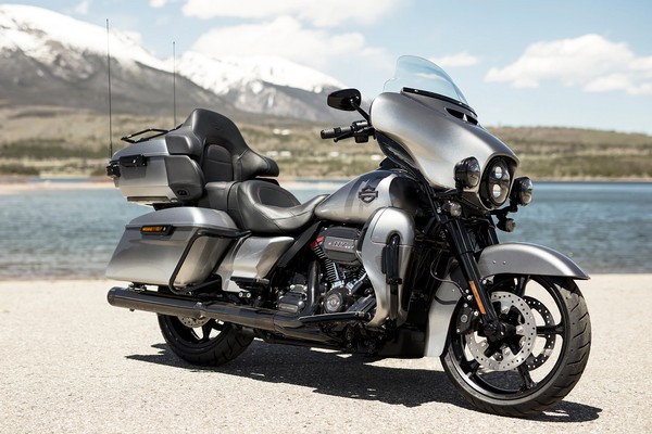 Front, side angle of the Harley Davidson CVO Limited