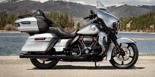 Side angle view of the Harley Davidson CVO Limited